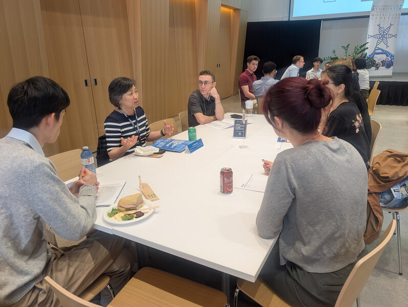 Alumni speaking to graduates in one of three roundtable discussions.